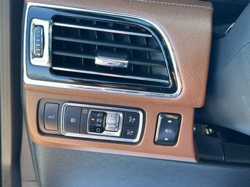 Used 2022 Lincoln Navigator L Reserve AWD/4WD image 20