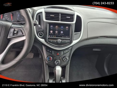Used 2020 Chevrolet Sonic LT FWD image 9