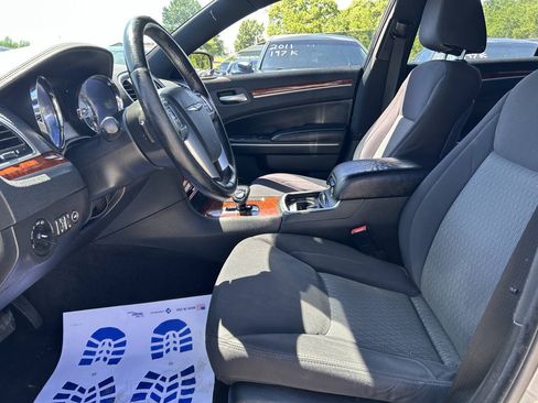 Used 2012 Chrysler 300 RWD image 10