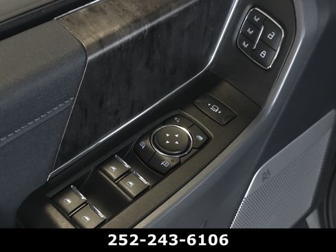 Used 2024 Ford F350 Lariat w/ Lariat Ultimate Package AWD/4WD image 32