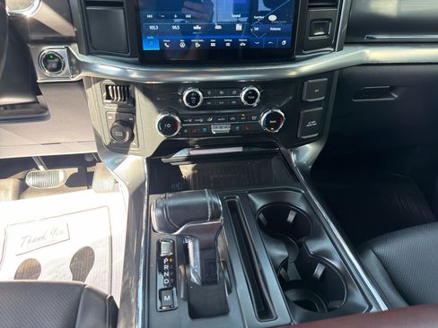 Used 2022 Ford F150 Lariat AWD/4WD image 11