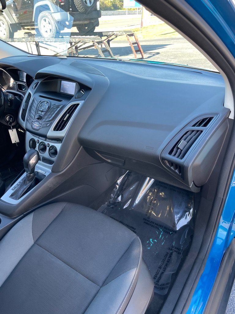 Used 2012 Ford Focus SE FWD image 20