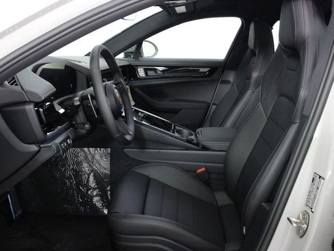 New 2026 Porsche Panamera image 5