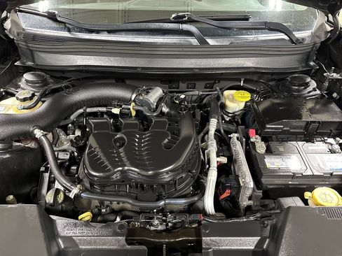 Used 2016 Jeep Cherokee Trailhawk AWD/4WD image 25