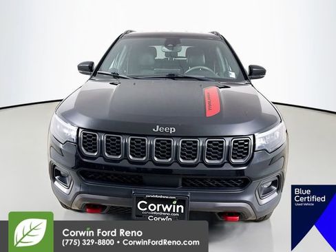 Used 2024 Jeep Compass Trailhawk AWD/4WD image 2