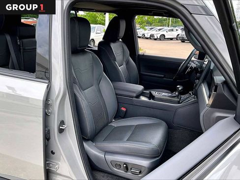 Used 2024 Lexus GX 550 w/ Accessory Package (Z1) AWD/4WD image 8
