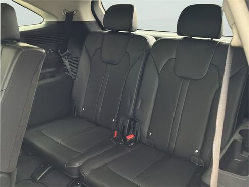 Used 2024 Kia Sorento S w/ Panoramic Sunroof Package image 25