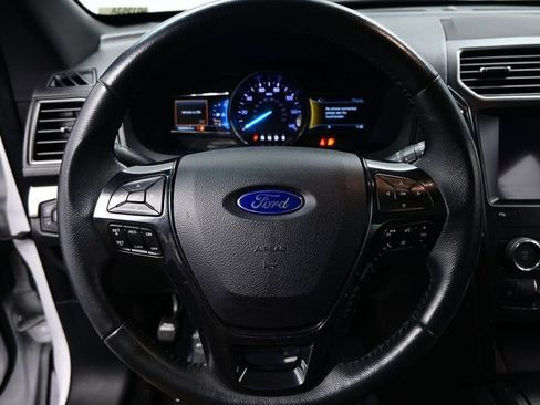 Used 2022 Toyota Venza XLE AWD/4WD image 18