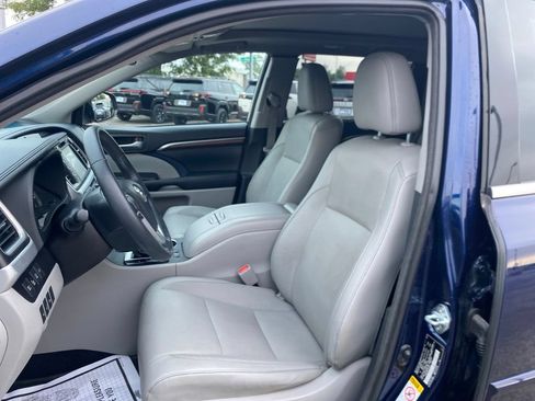 Used 2015 Toyota Highlander Limited Platinum AWD/4WD image 10