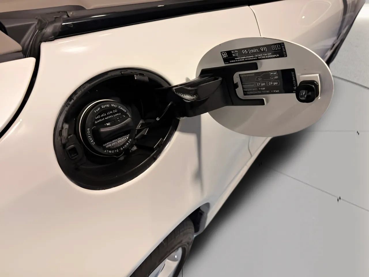 Used 2012 Mercedes-Benz SL 550 image 31