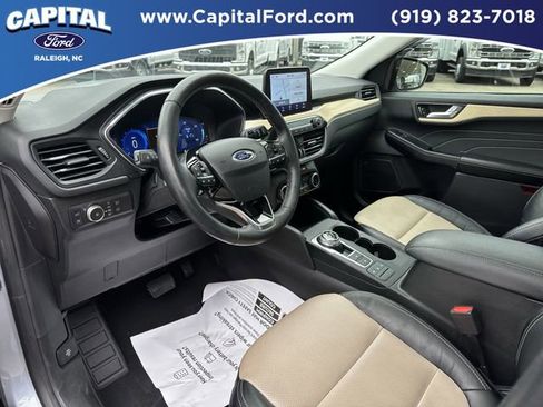 Certified 2022 Ford Escape Titanium w/ Titanium Elite Package image 18