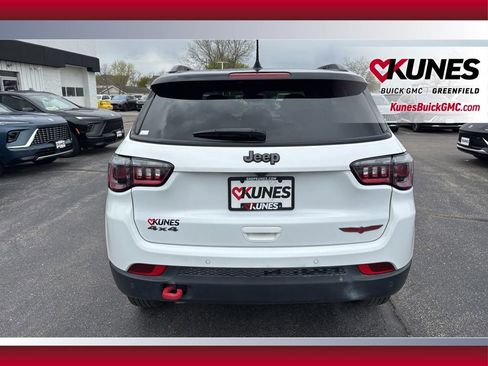 Used 2025 Jeep Compass Trailhawk AWD/4WD image 6