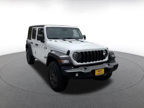 Used 2025 Jeep Wrangler Unlimited Sport AWD/4WD image 3