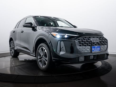 New 2025 Audi Q5 Premium Plus image 2