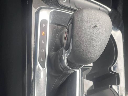Used 2025 Chevrolet Trax LT FWD image 17