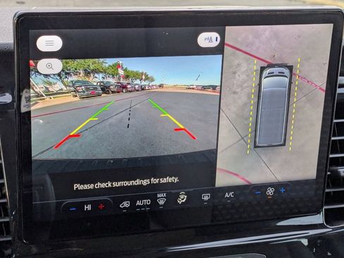 Used 2023 Ford Transit 350 XLT image 21