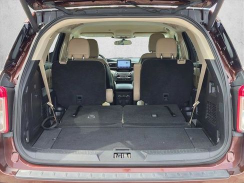Used 2020 Ford Explorer XLT w/ Equipment Group 202A RWD image 7