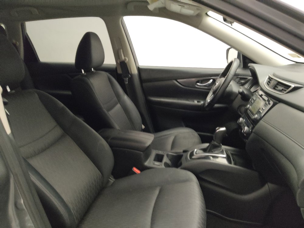 Used 2017 Nissan Rogue SV FWD image 21