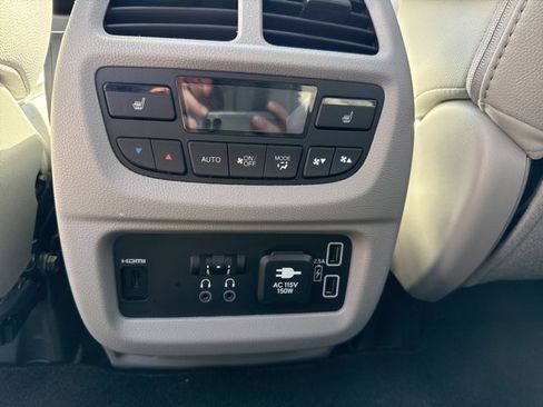 Used 2022 Honda Pilot Touring image 21