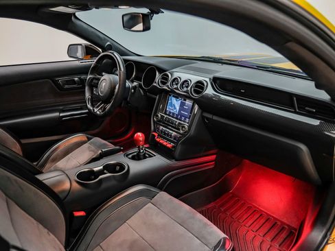 Used 2019 Ford Mustang Shelby GT350 w/ Technology Package RWD image 41