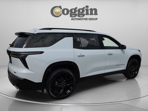 New 2026 Chevrolet Traverse RS w/ LPO, Floor Liner Package image 5