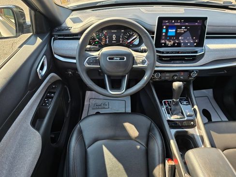 Used 2023 Jeep Compass Latitude w/ Sun and Sound Group AWD/4WD image 14