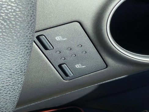 Used 2021 Toyota Camry XLE image 21