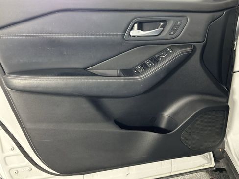Certified 2025 Nissan Rogue SL w/ SL Premium Package FWD image 29