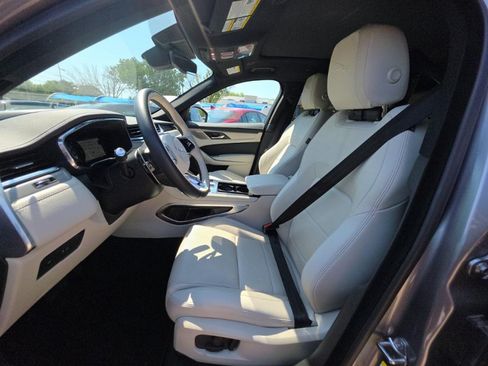 Used 2026 Jaguar F-PACE R-Dynamic S AWD/4WD image 4