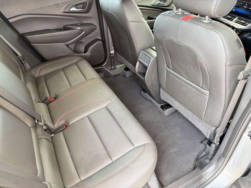 Certified 2025 Chevrolet Trax RS w/ Sunroof Package FWD image 30