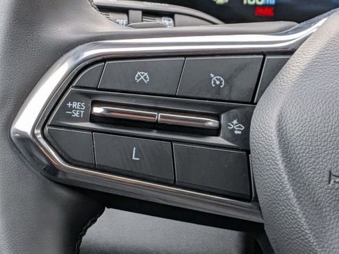 Used 2025 Chevrolet Equinox LT image 19