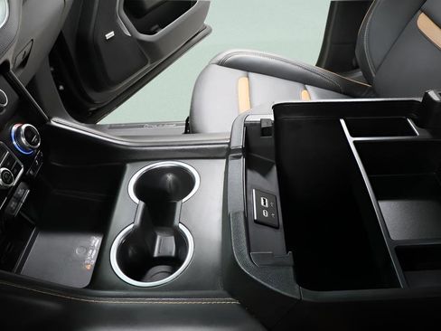 Used 2024 GMC Yukon XL AT4 w/ Technology Package AWD/4WD image 21