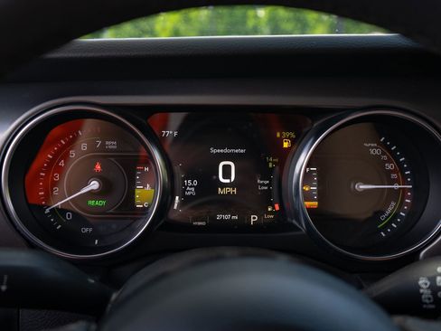 Used 2023 Jeep Wrangler Unlimited w/ Convenience Group AWD/4WD image 27