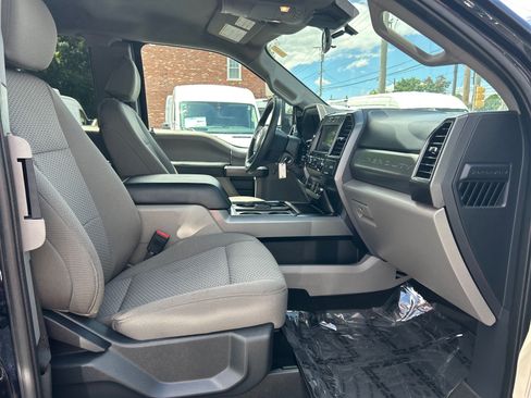 Used 2022 Ford F350 XLT w/ XLT Premium Package AWD/4WD image 18