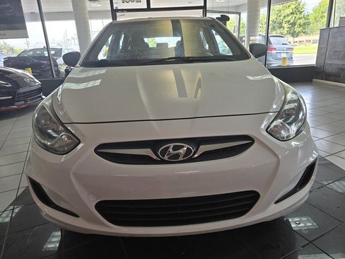 Used 2013 Hyundai Accent GS image 2