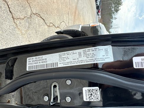 Used 2024 RAM 2500 Big Horn w/ Bed Utility Group image 27