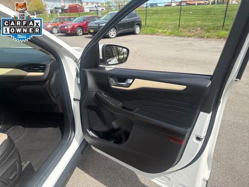 Used 2022 Ford Escape Titanium w/ Titanium Elite Package AWD/4WD image 11