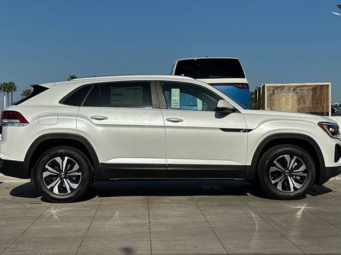 New 2026 Volkswagen Atlas Cross Sport SE image 4