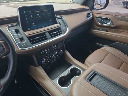 Used 2023 Chevrolet Tahoe High Country w/ Advanced Technology Package AWD/4WD image 29