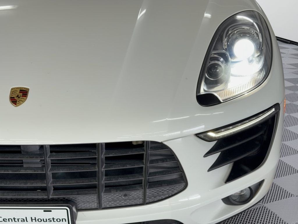 Used 2018 Porsche Macan AWD/4WD image 12