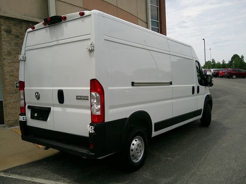 Used 2023 RAM ProMaster 2500 FWD image 5