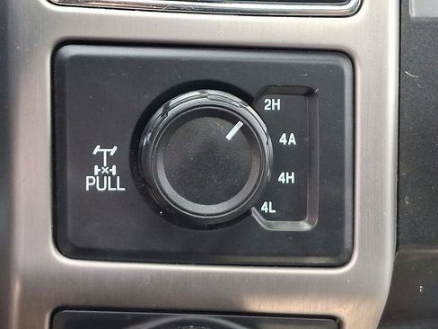 Used 2018 Ford F150 Platinum w/ Equipment Group 701A Luxury image 26