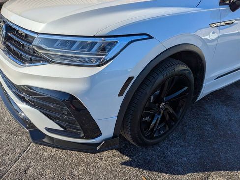 Used 2024 Volkswagen Tiguan SE R-Line image 15