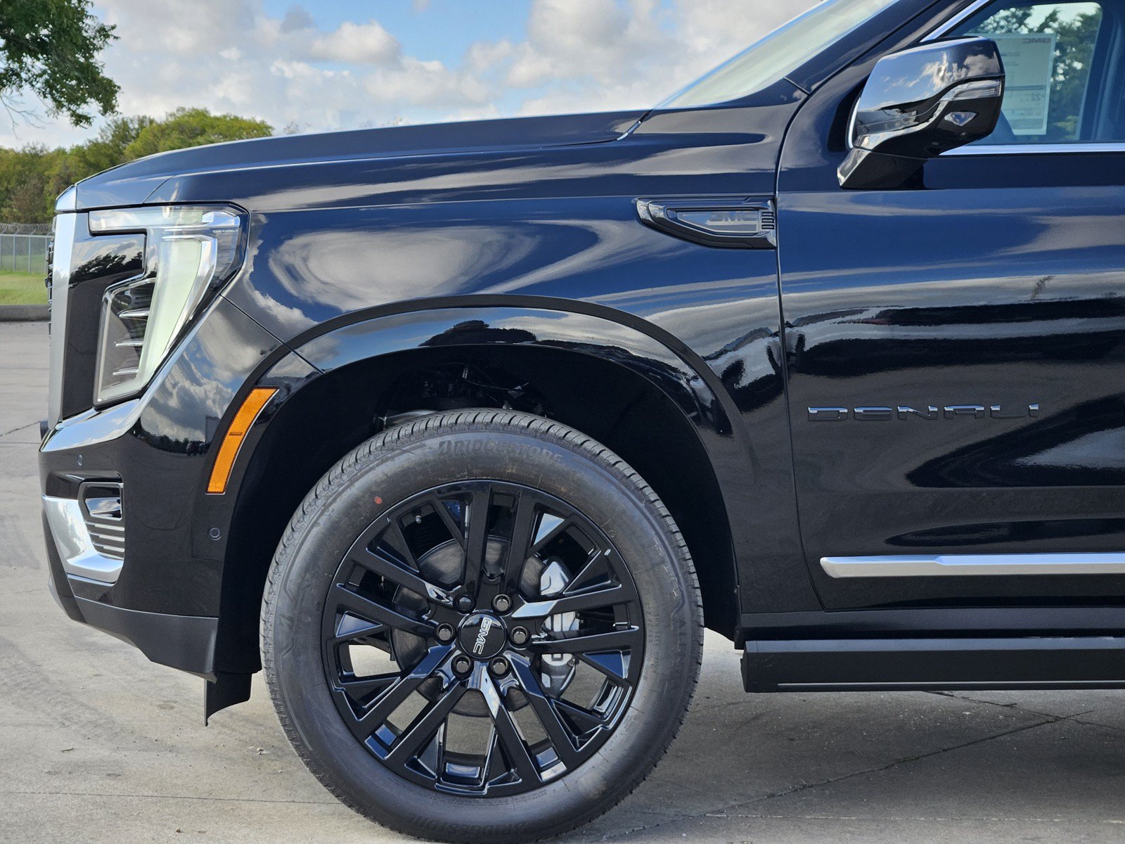 New 2027 GMC Yukon Denali w/ Denali Reserve Package AWD/4WD image 6