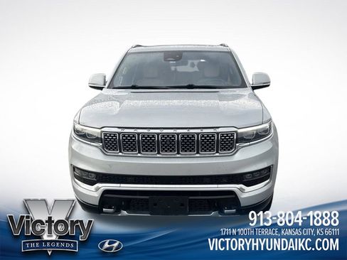 Used 2022 Jeep Grand Wagoneer Series III w/ Rear Seat Video Group 1 AWD/4WD image 8