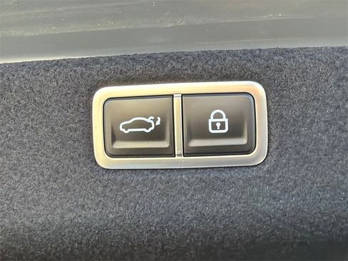 Used 2023 Genesis G70 3.3T w/ Sport Prestige Package image 19