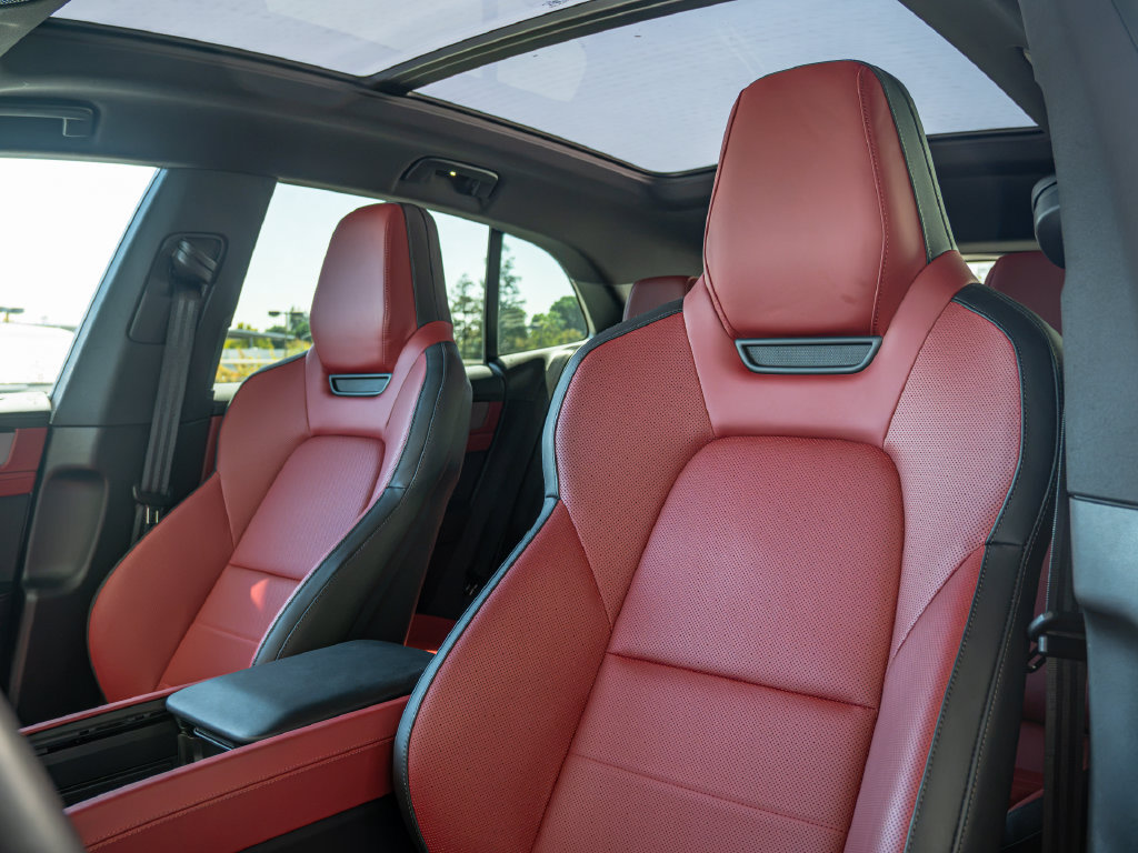 Certified 2026 Porsche Cayenne Electric AWD/4WD image 5