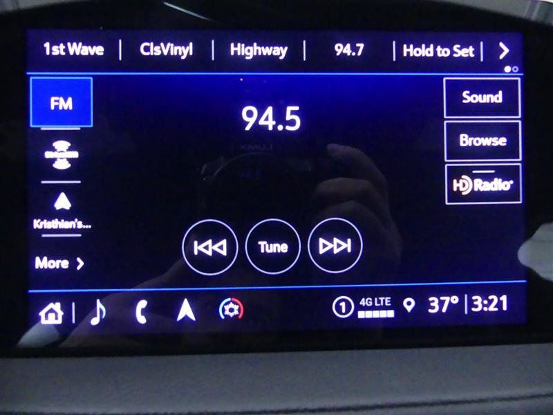 Used 2023 Cadillac XT4 Premium Luxury w/ Driver Assist Package AWD/4WD image 10