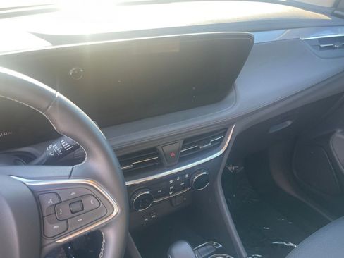 Used 2025 Buick Encore GX Preferred image 18