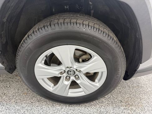 Used 2020 Toyota RAV4 XLE w/ Convenience Package image 10